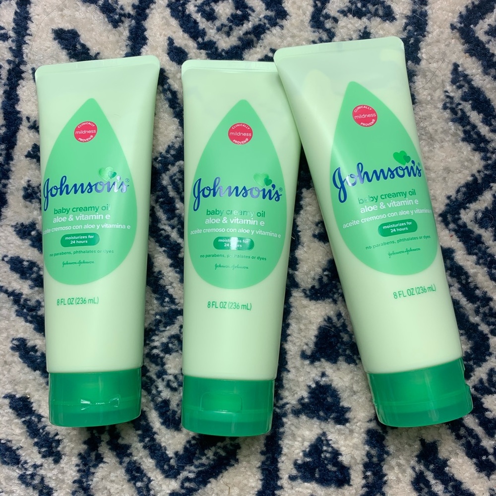 COPY - 3 New Johnson’s Baby Creamy Oil Aloe & Vit…